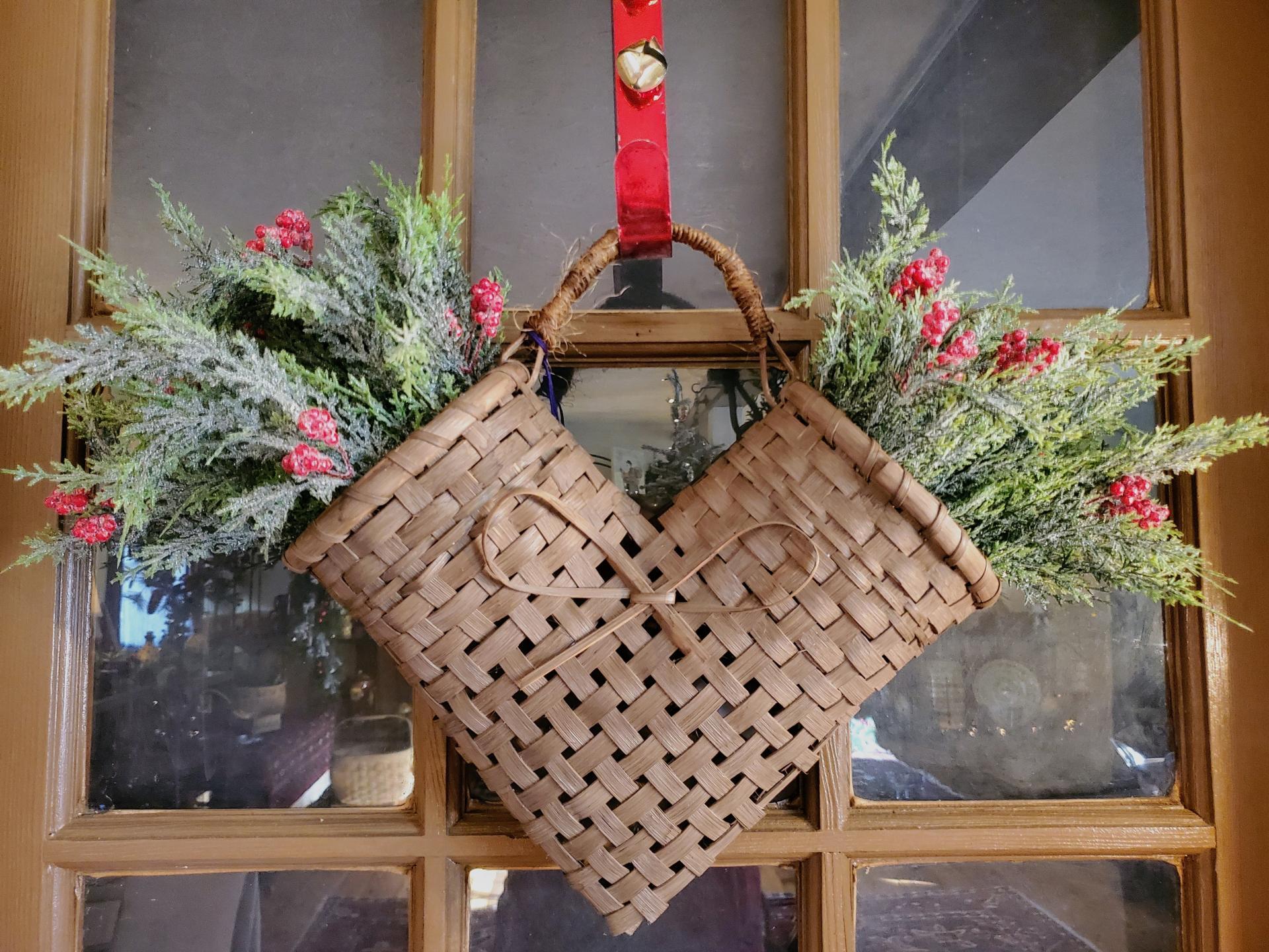 Primitive Heart Splint Basket - Snowy Evergreens and Red Berries