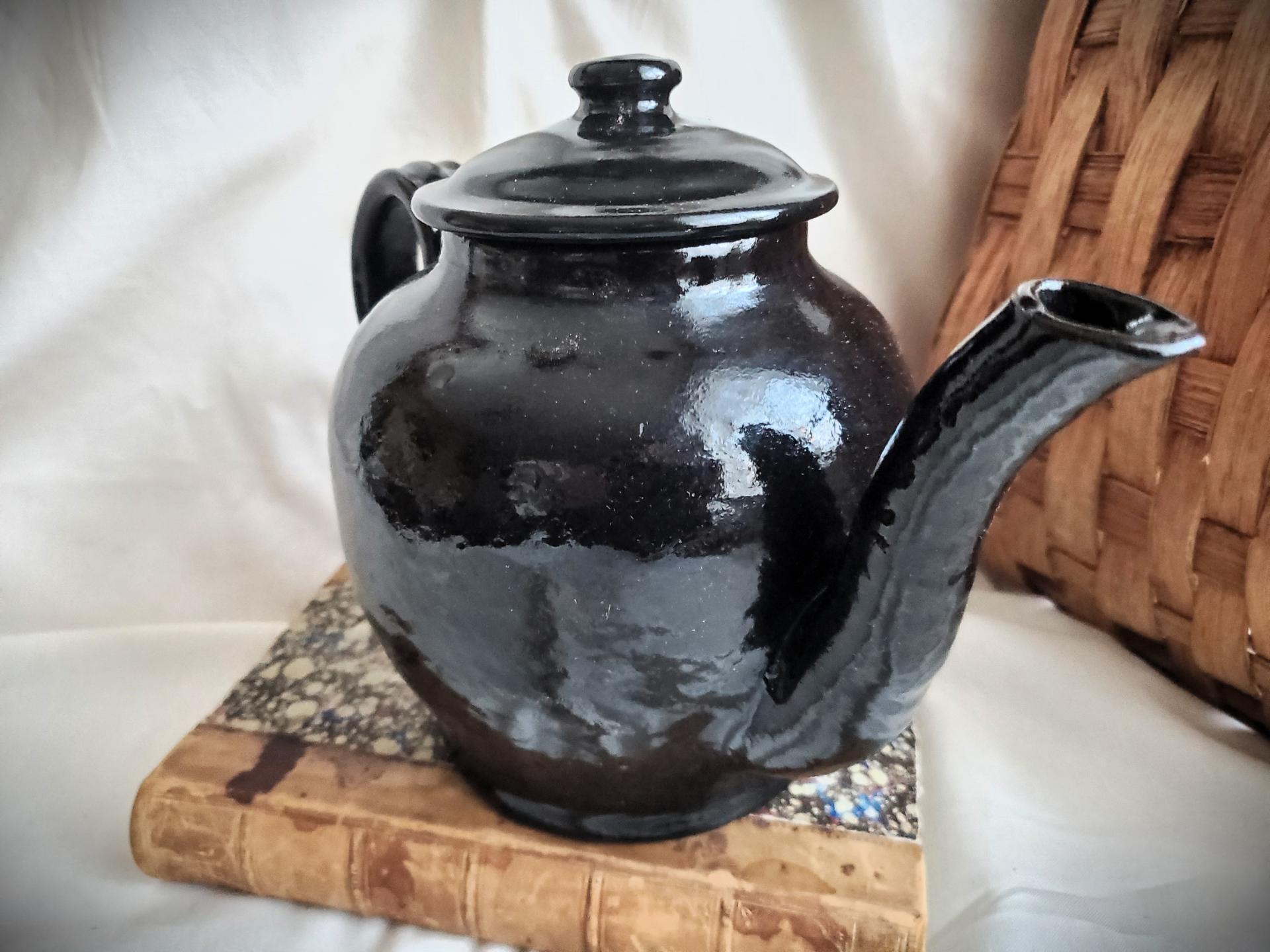 Thomas Crafts Replica Teapot, Ribbed Handle, Lead-Free Black Glaze, 7" High