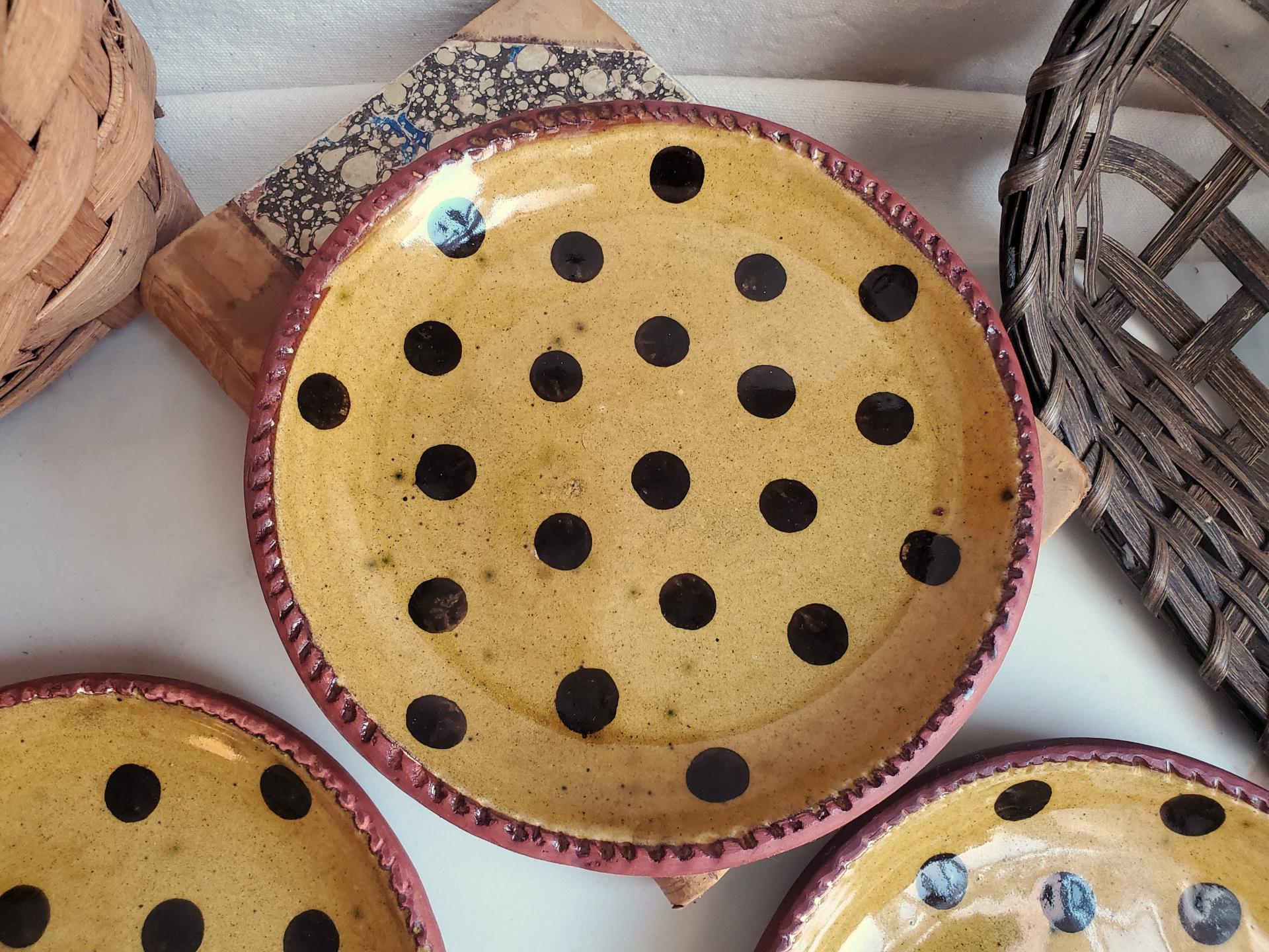 Redware 7 in. Plate Black Dots Decoration, Antiqued (a)