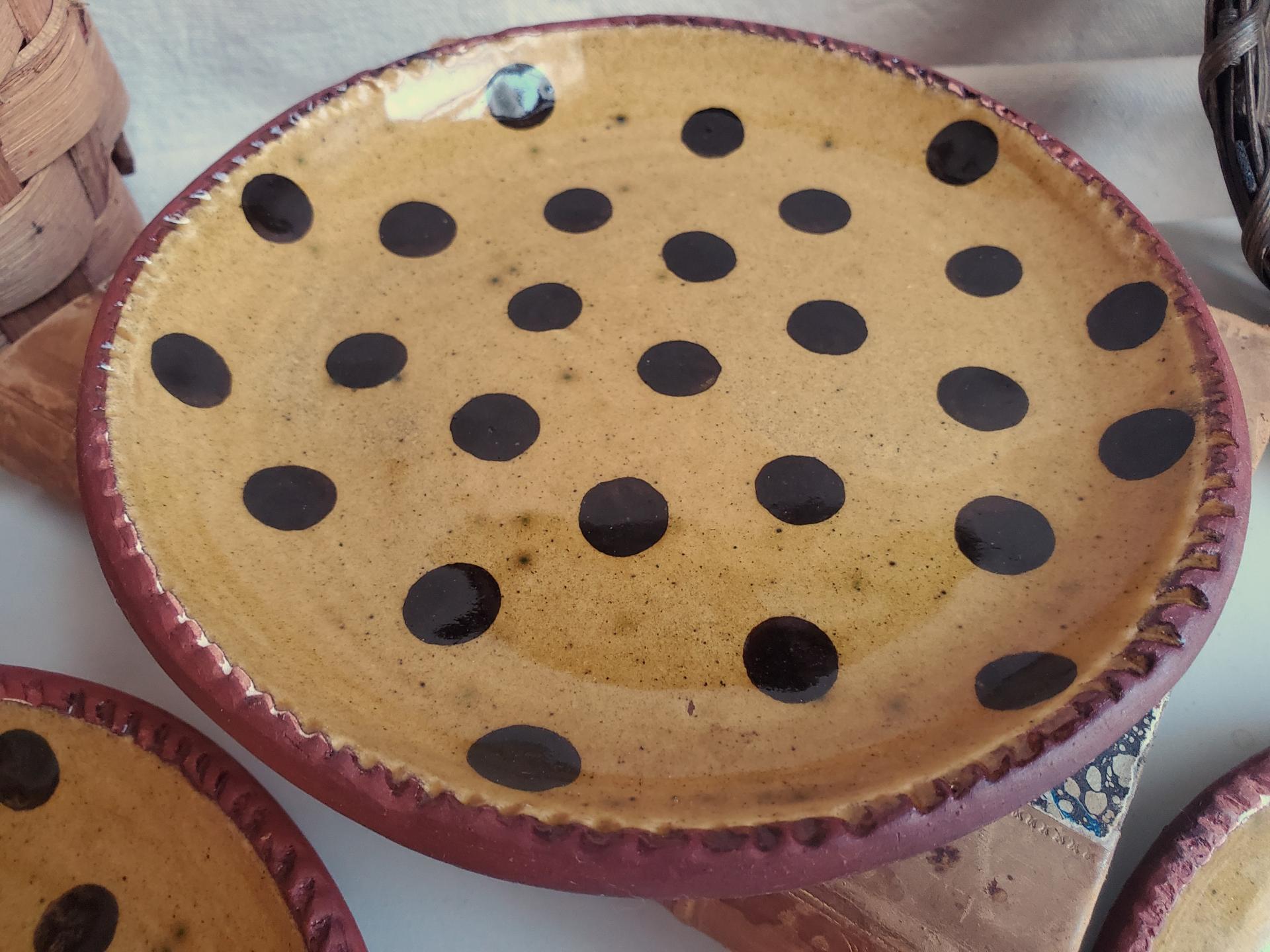 Redware 7 in. Plate Black Dots Decoration, Antiqued (c)
