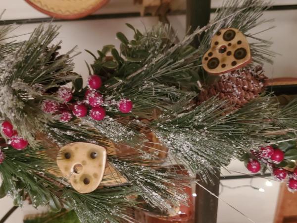 Rusty Bells 4ft Garland with Redware Mini Heart Ornaments