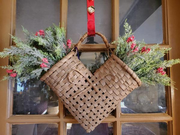 Primitive Heart Splint Basket - Snowy Evergreens and Red Berries